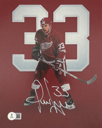 Kris Draper Autographed 8x10 Detroit Red Wings Photo Beckett CoA.