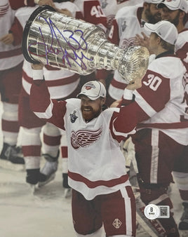 Kris Draper Autographed 8x10 Detroit Red Wings Photo Beckett CoA